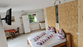 direkter Seeblick mit schöner Terrase